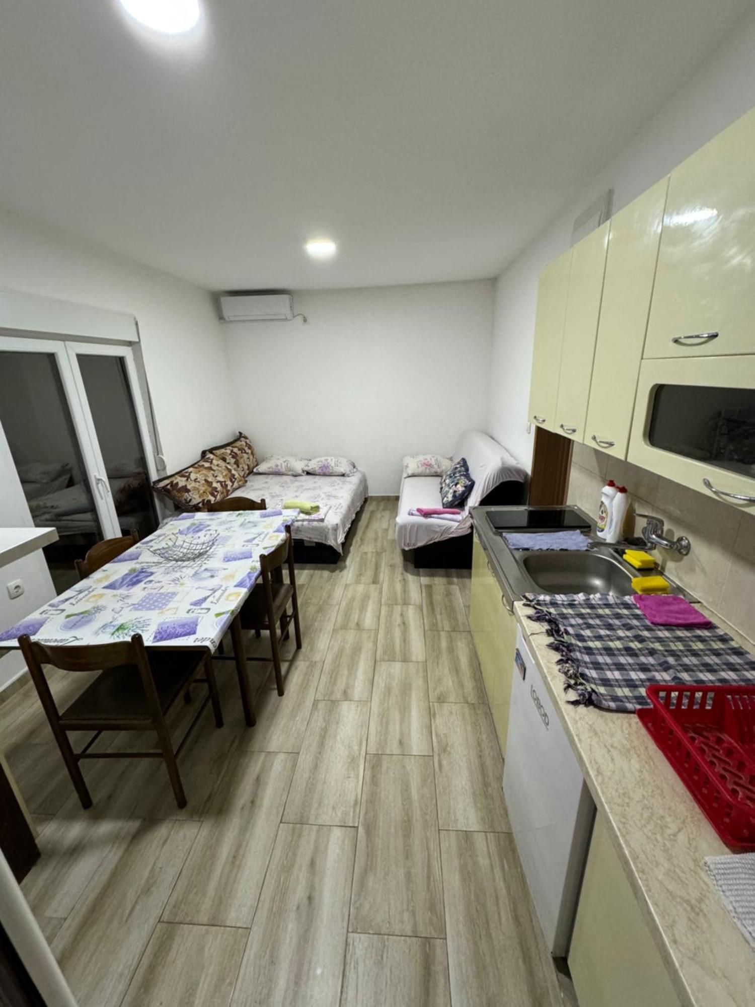 סוטומורה Apartment Perutovic מראה חיצוני תמונה